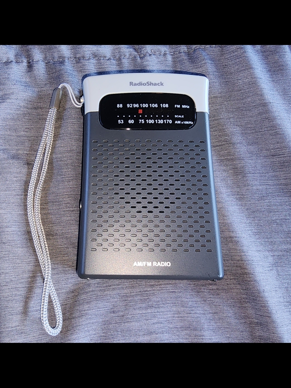 RadioShack Analog AM/FM Pocket Radio working condition